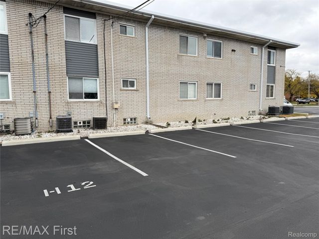 4859 MANSFIELD Avenue H-06, Royal Oak, MI 48073