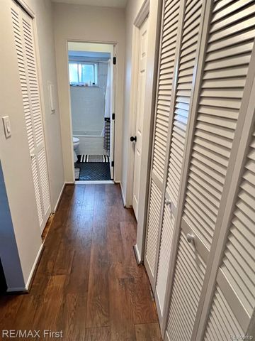 4859 MANSFIELD Avenue H-06, Royal Oak, MI 48073