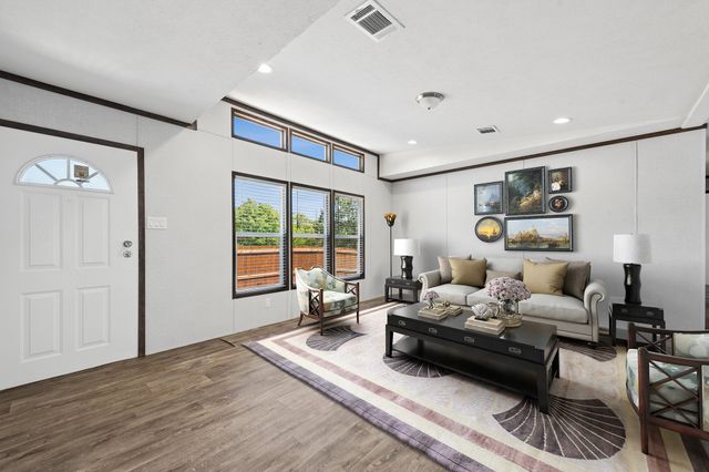 815 Thicket Trail, Granbury, TX 76048