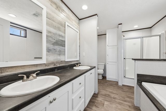 815 Thicket Trail, Granbury, TX 76048