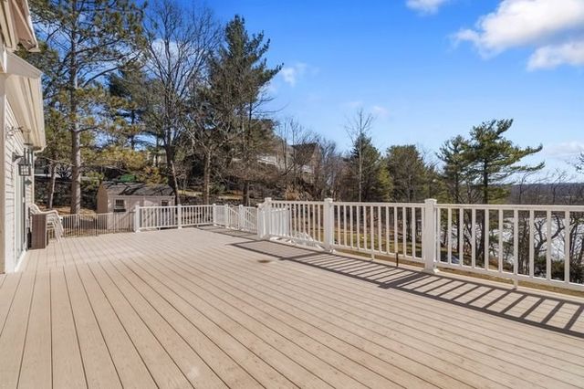 7 Blacksmith Way, Saugus, MA 01906