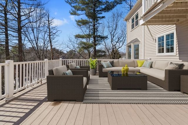 7 Blacksmith Way, Saugus, MA 01906