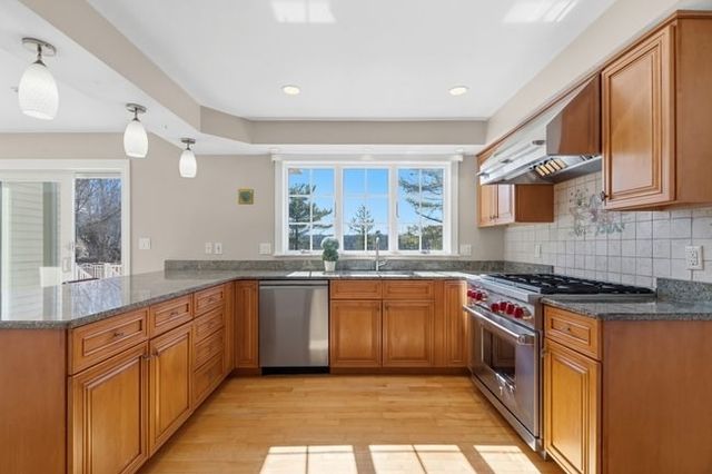 7 Blacksmith Way, Saugus, MA 01906