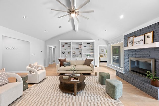 6104 Carry Back LN, Austin, TX 78746