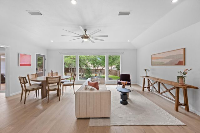 6104 Carry Back LN, Austin, TX 78746