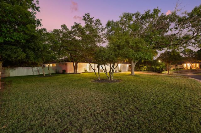 6104 Carry Back LN, Austin, TX 78746