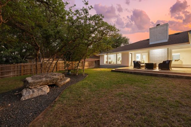 6104 Carry Back LN, Austin, TX 78746