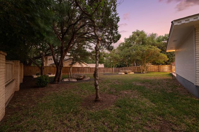 6104 Carry Back LN, Austin, TX 78746