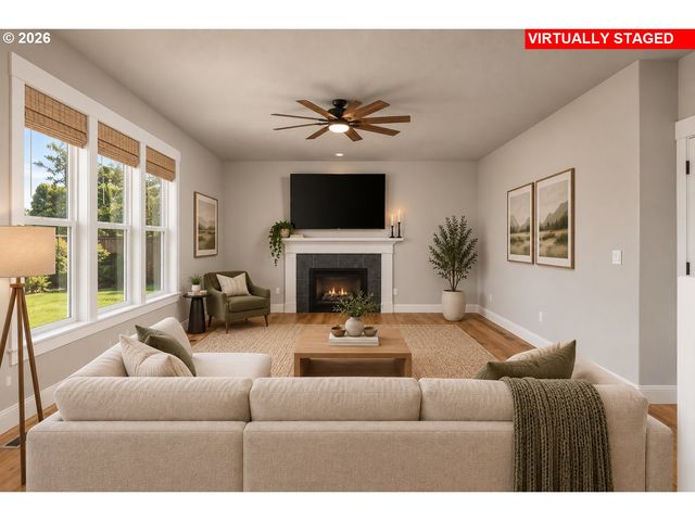 18792 SUNBLAZE Dr, Oregon City, OR 97045