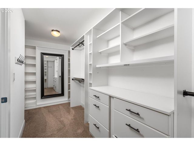 18792 SUNBLAZE Dr, Oregon City, OR 97045