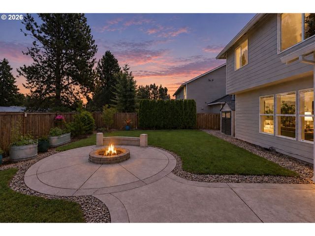 18792 SUNBLAZE Dr, Oregon City, OR 97045