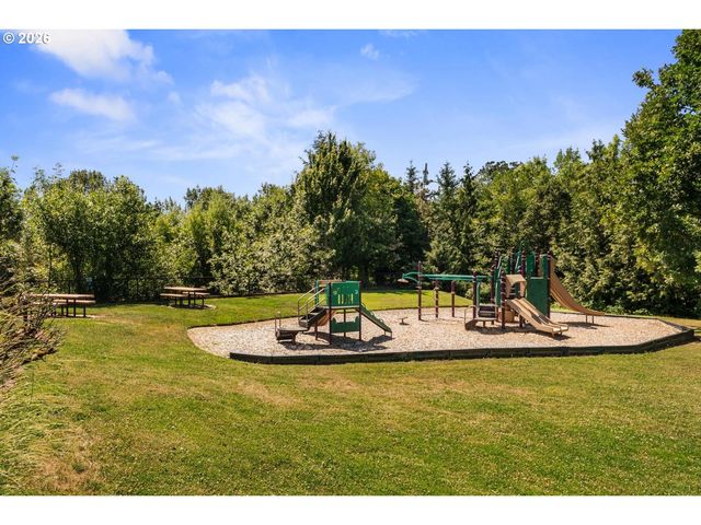 18792 SUNBLAZE Dr, Oregon City, OR 97045