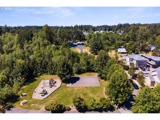 18792 SUNBLAZE Dr, Oregon City, OR 97045