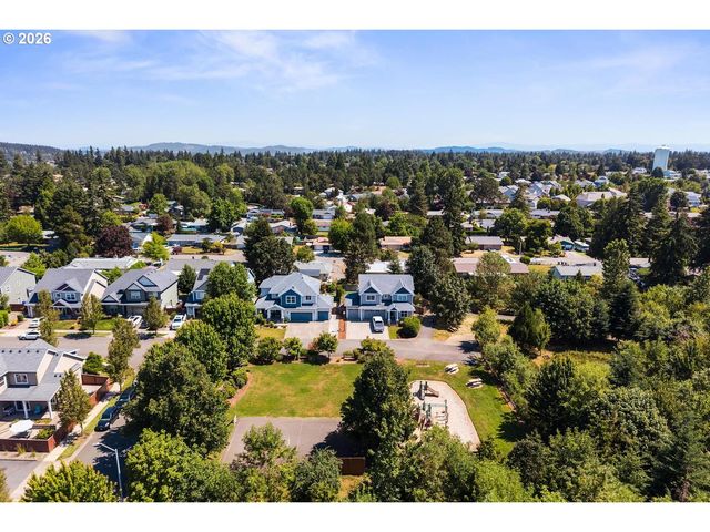 18792 SUNBLAZE Dr, Oregon City, OR 97045