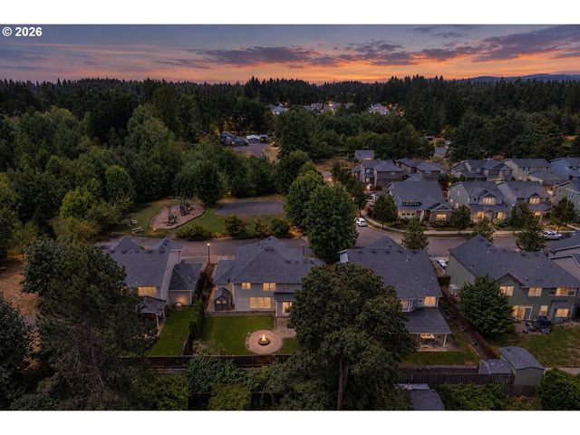 18792 SUNBLAZE Dr, Oregon City, OR 97045