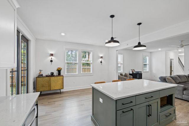 1421 E Texar Dr, Pensacola, FL 32503