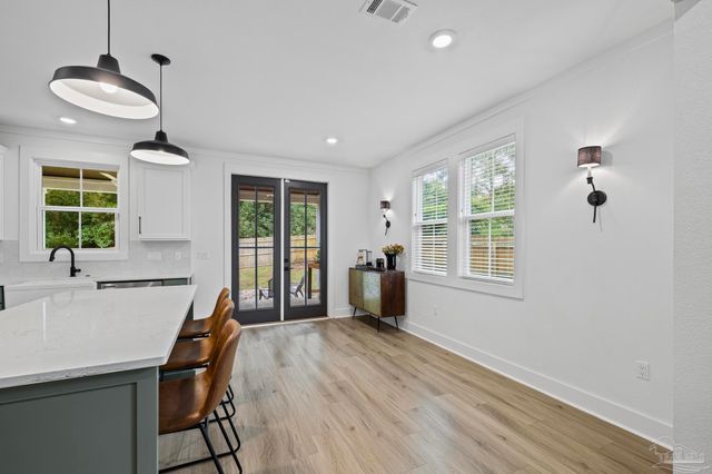 1421 E Texar Dr, Pensacola, FL 32503