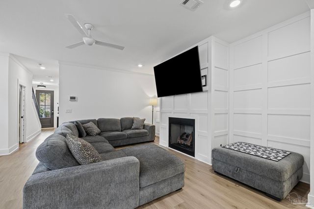 1421 E Texar Dr, Pensacola, FL 32503