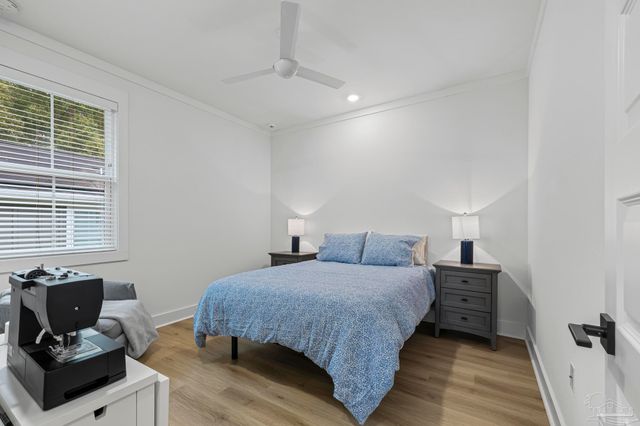 1421 E Texar Dr, Pensacola, FL 32503