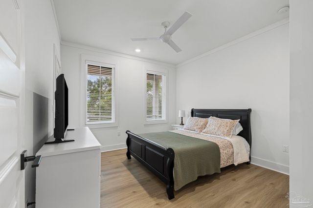 1421 E Texar Dr, Pensacola, FL 32503