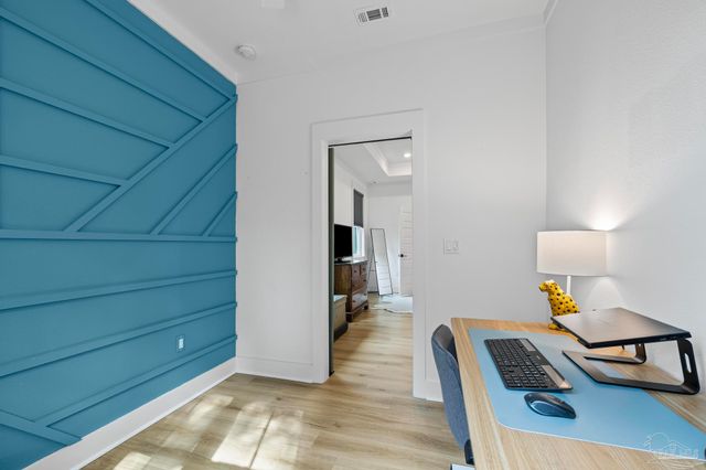 1421 E Texar Dr, Pensacola, FL 32503