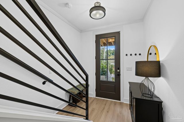 1421 E Texar Dr, Pensacola, FL 32503