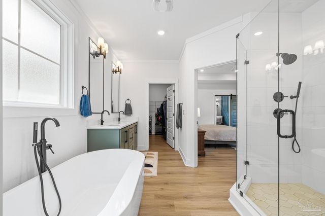 1421 E Texar Dr, Pensacola, FL 32503