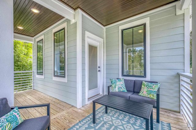 1421 E Texar Dr, Pensacola, FL 32503