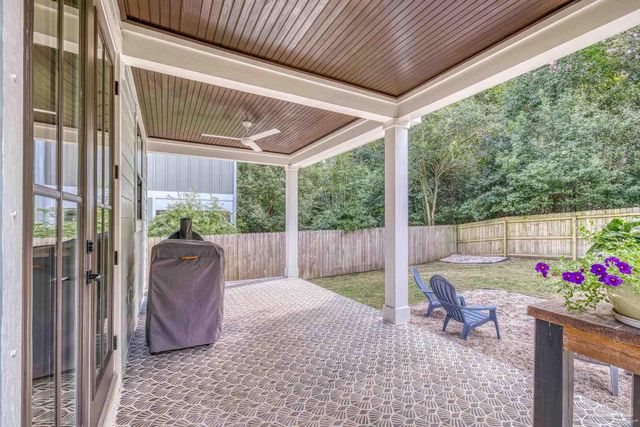 1421 E Texar Dr, Pensacola, FL 32503