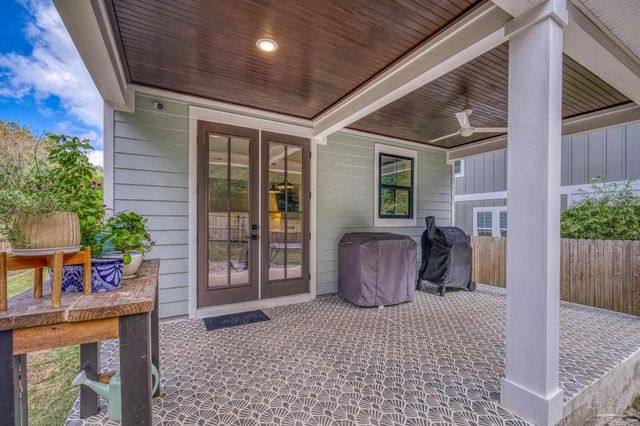 1421 E Texar Dr, Pensacola, FL 32503