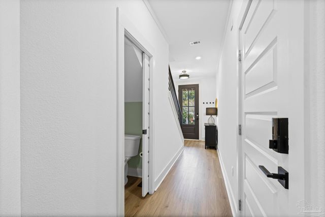 1421 E Texar Dr, Pensacola, FL 32503