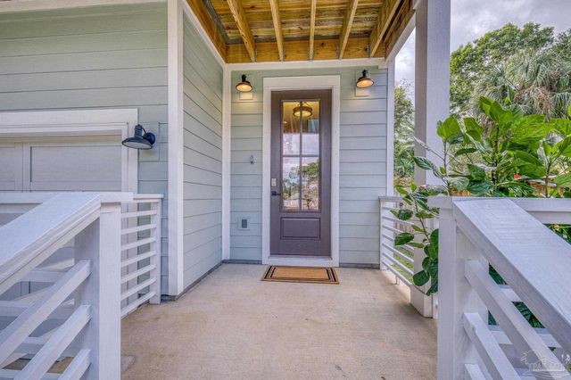 1421 E Texar Dr, Pensacola, FL 32503