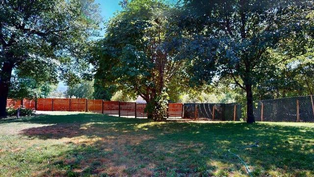 2526 Upper River Road, Grants Pass, OR 97526