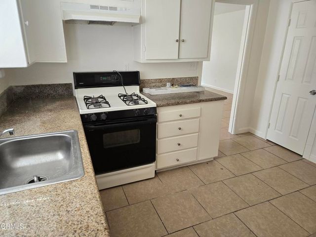 44226 2nd Street E, Lancaster, CA 93535