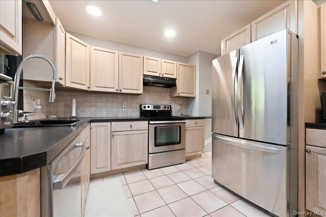 658 Richmond Road, East Meadow, NY 11554