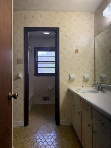 580 Lee Ann SW Drive, Smyrna, GA 30082