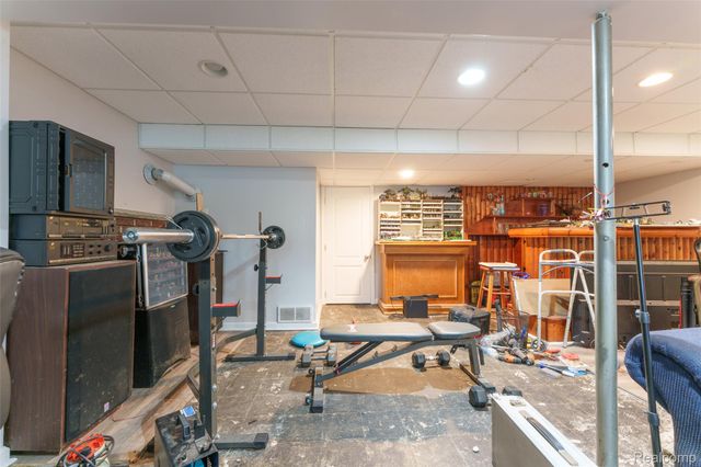 5985 Rowley Boulevard, Waterford Charter Township, MI 48329