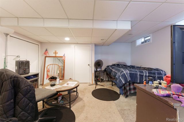 5985 Rowley Boulevard, Waterford Charter Township, MI 48329