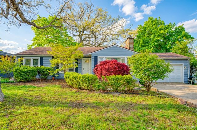 5985 Rowley Boulevard, Waterford Charter Township, MI 48329