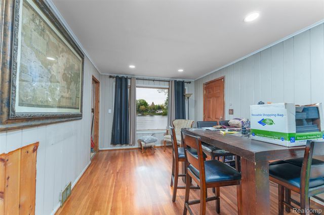 5985 Rowley Boulevard, Waterford Charter Township, MI 48329