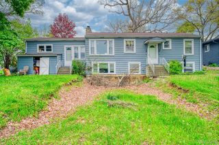 5985 Rowley Boulevard, Waterford Charter Township, MI 48329