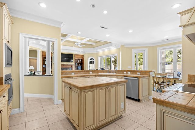 21 Highwood Circle, Murrells Inlet, SC 29576