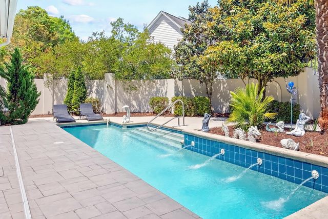 21 Highwood Circle, Murrells Inlet, SC 29576