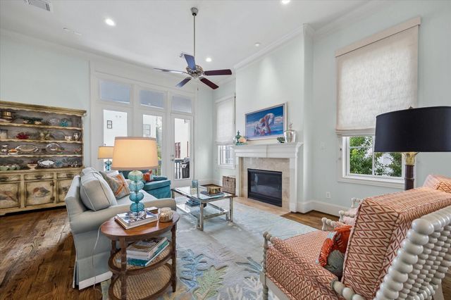 246 E 28th Street, Houston, TX 77008