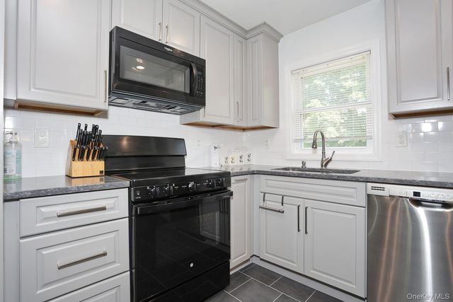 20 Woodridge Drive, Thiells, NY 10984