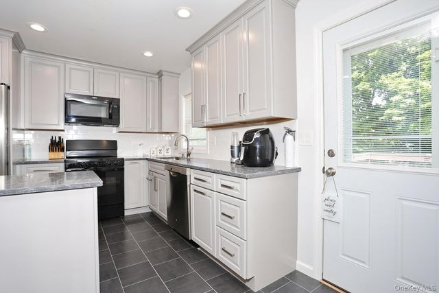 20 Woodridge Drive, Thiells, NY 10984