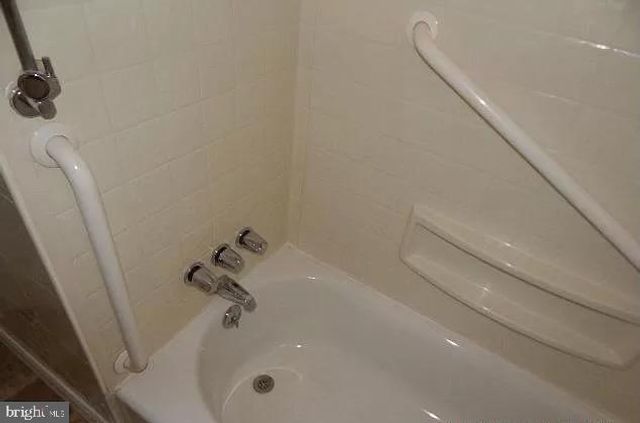 32 KESWICK AVE, Ewing, NJ 08638