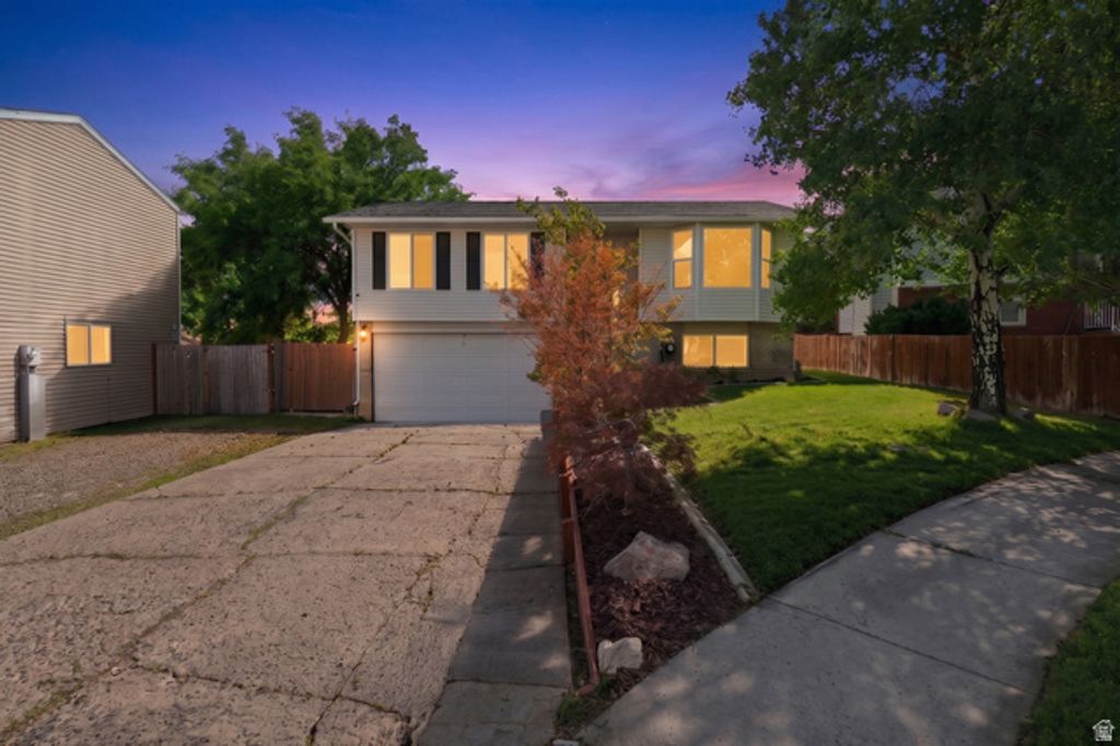 5569 W TIGER LILY CT, West Jordan, UT 84081 — exterior