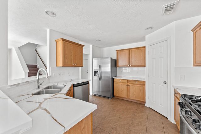 6 Druids Glen Place, The Woodlands, TX 77382