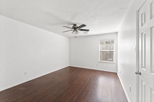 6 Druids Glen Place, The Woodlands, TX 77382
